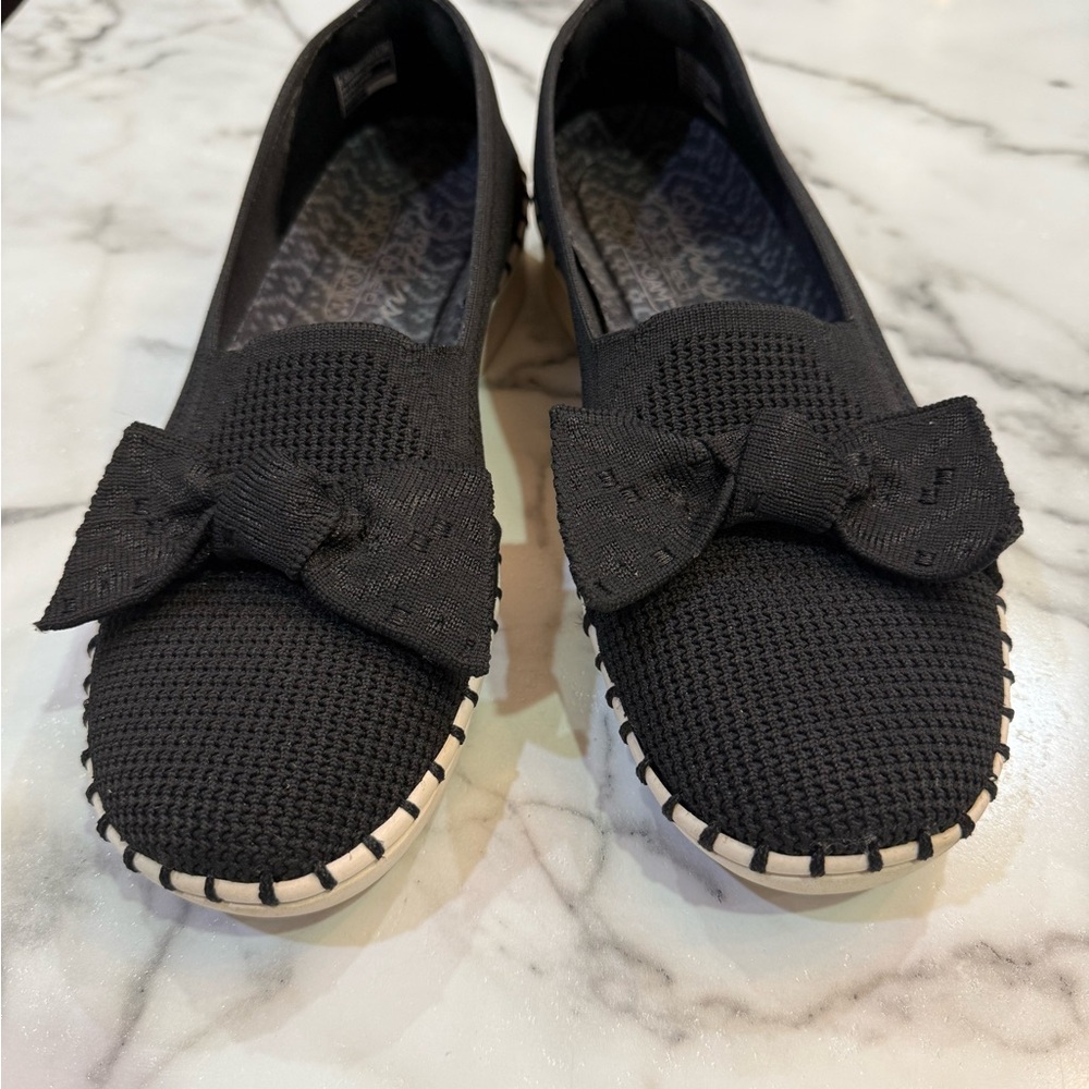 Skechers Black Knit Bow Loafers
